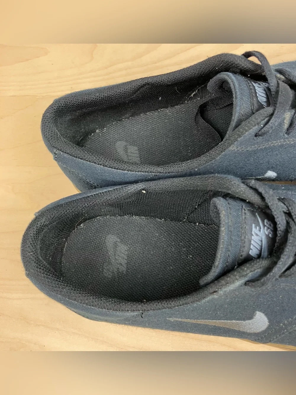 Nike Men’s Size 11.5 SB Clutch Black Canvas Gum Low Top Athletic Skate Shoes